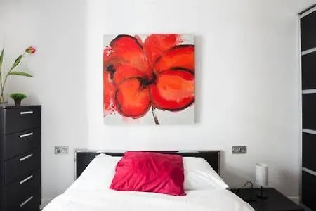 Cosy Red La Concha Beach In A Shared * 산세바스티안